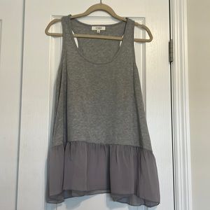 Umgee grey sleeveless top with ruffle detail, size medium, EUC